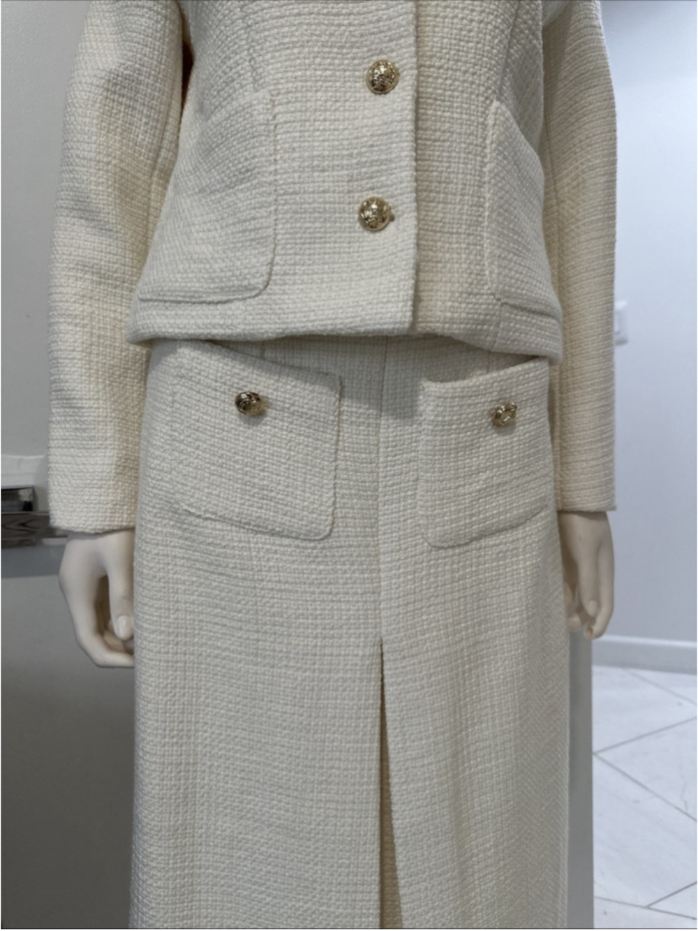 Women Skirt Suit Ivory Size Medium Gold Bottom 2 Piece Jacket - Picture 3 of 16
